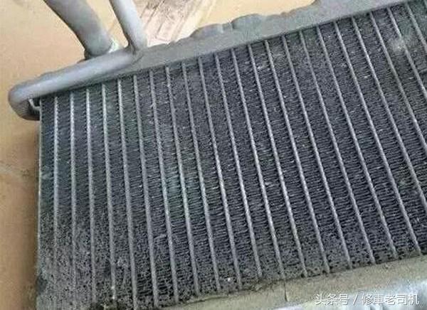 我新换的空调滤芯还是有酸臭味,汽车空调滤芯更换了出风还是很臭