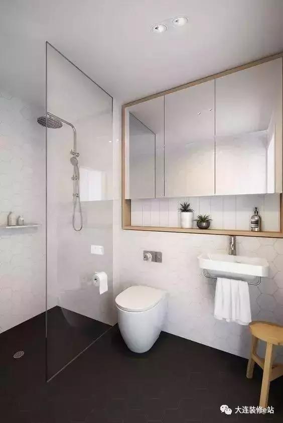 大连装修-N款流行镜柜：镜柜是个好东西，是镜子也可收纳