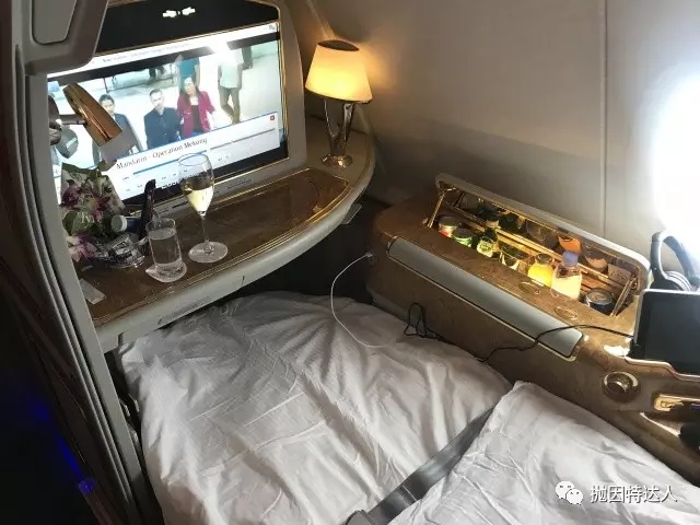 阿联酋航空777头等舱乘坐体验,带你们看一下阿联酋航空头等舱