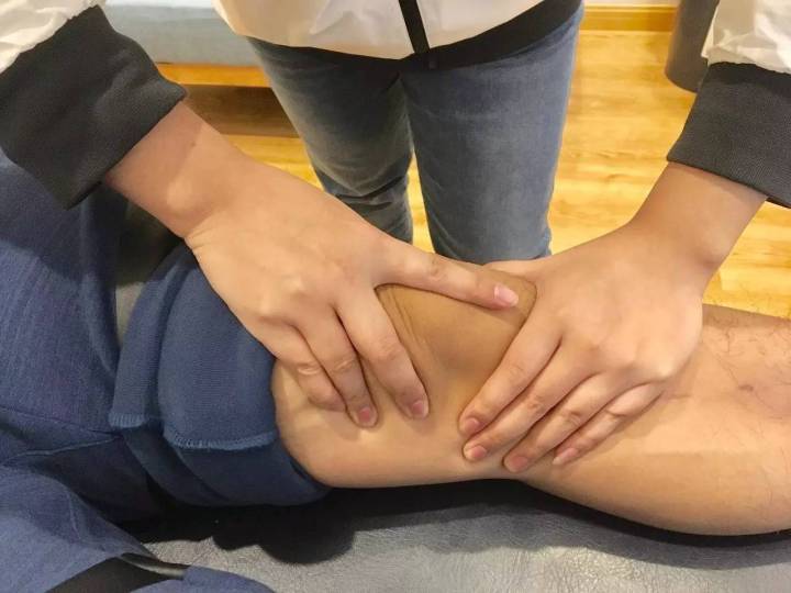 膝盖又肿了,膝盖滑膜炎好不了吗