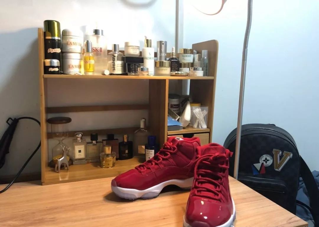 猪精boy们的梳妆台产品都分分钟过万了!?说好一起用大宝的呢?