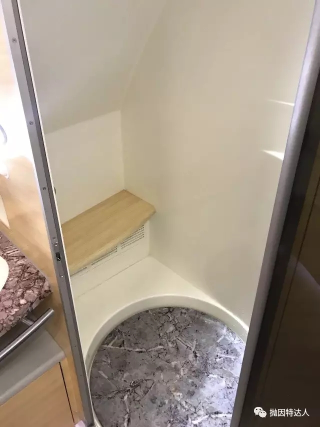 阿联酋航空777头等舱乘坐体验,带你们看一下阿联酋航空头等舱