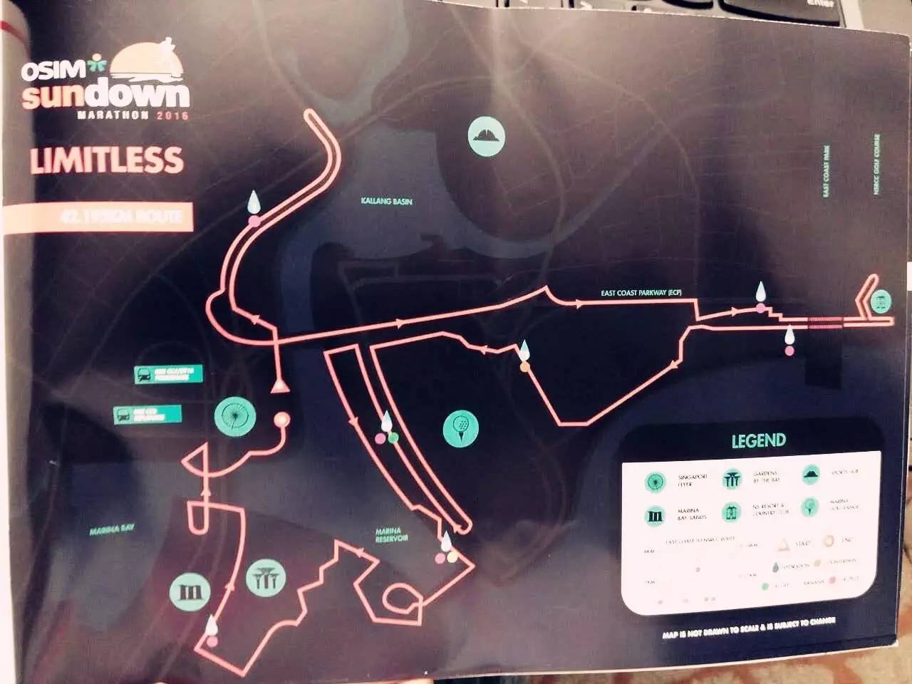 跑出一腿痱子热到炸裂！就这么铭记了新加坡日落马拉松的最美日出