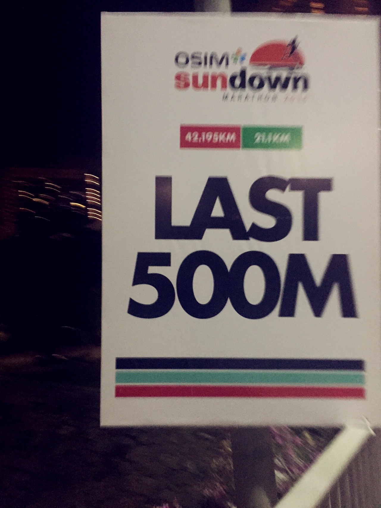 跑出一腿痱子热到炸裂！就这么铭记了新加坡日落马拉松的最美日出
