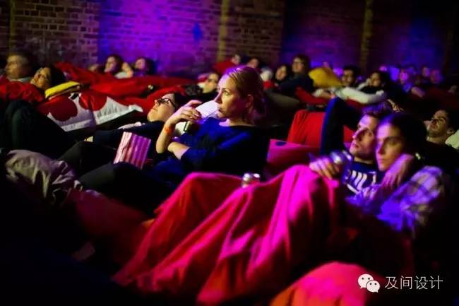 创意暴走在海上看电影？8种新奇电影院挑战你的五感体验