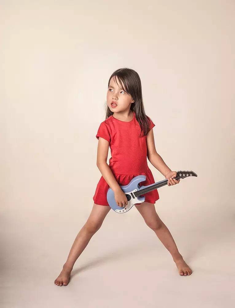 廖*勇尚**：从摄影到设计，他把爱好生生地演绎成事业