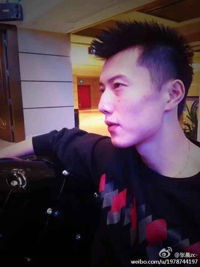 踢球的都是男模?男排队员表示不服!