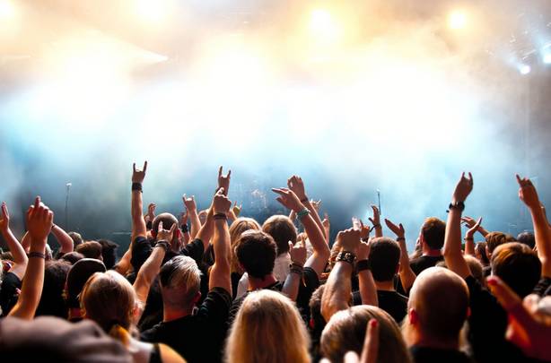 这家电商曾在美国敲钟上市,如今却退市,“女性百货商店”为何消亡?|大败局