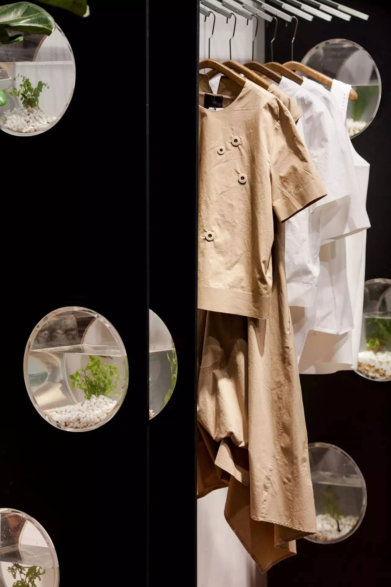 小时候看起来很乖长大后很壮,小时候看得很幼稚长大后才明白