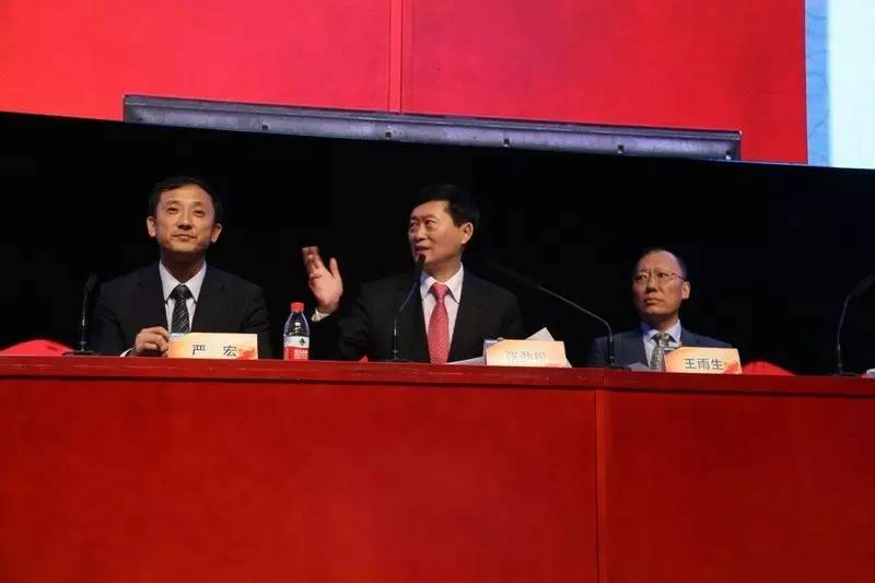 眼底病变和白内障治疗顺序,眼底病与白内障谁先治