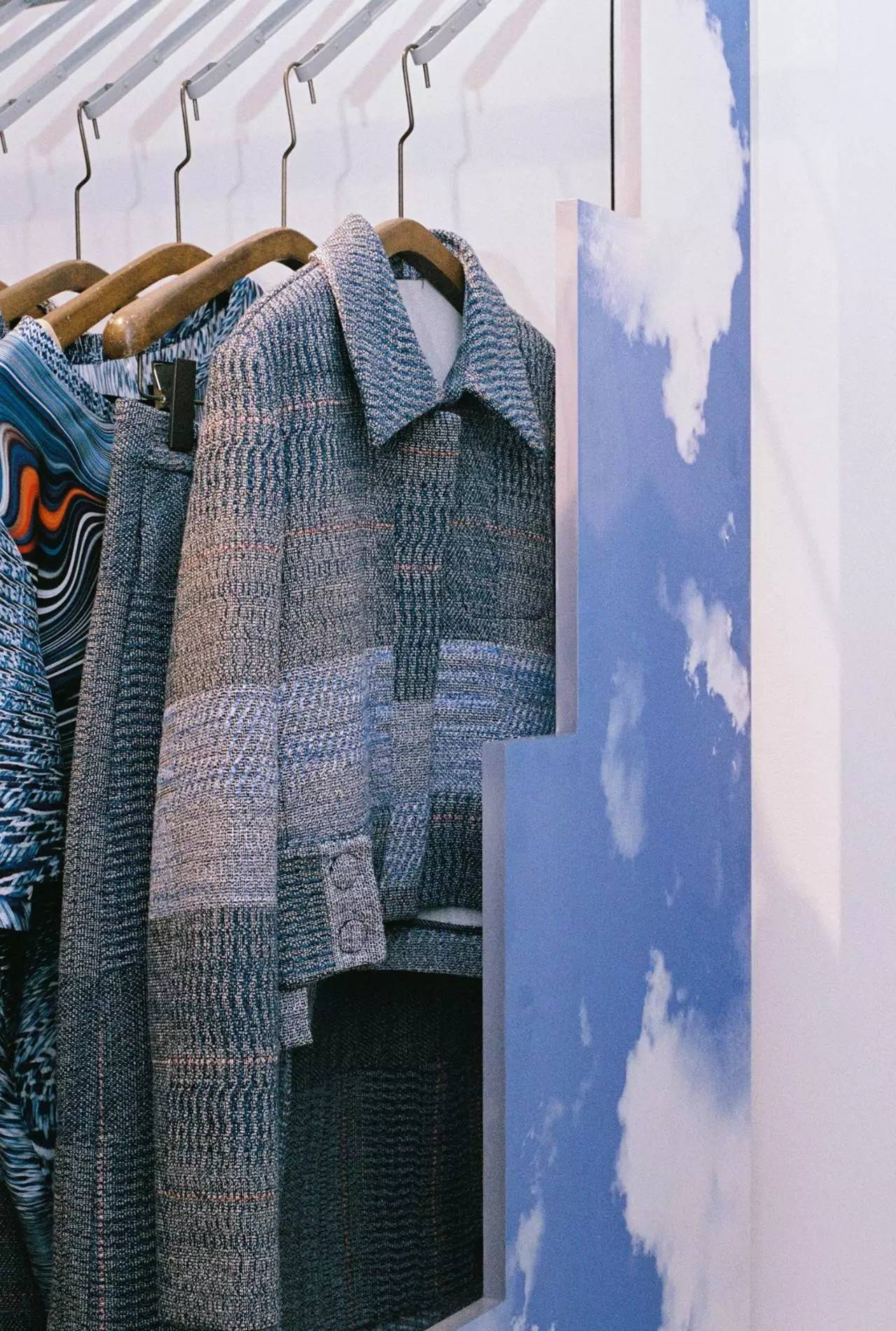 小时候看起来很乖长大后很壮,小时候看得很幼稚长大后才明白