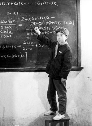 她花了12万，3年后让“神童”儿子变成中不溜I腔调