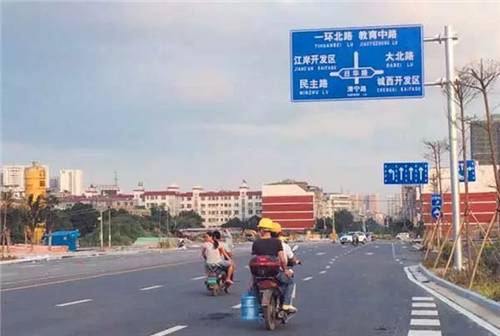 最新清宁路延长线航拍——高清效果,从东方世纪到毅德国际商贸城!