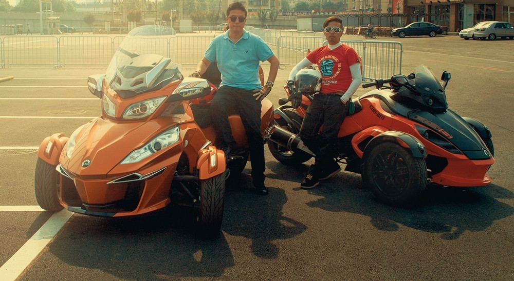 廖*勇尚**：从摄影到设计，他把爱好生生地演绎成事业