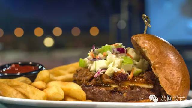 创意暴走在海上看电影？8种新奇电影院挑战你的五感体验