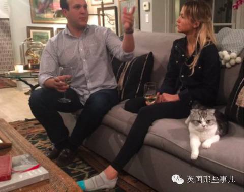 霉霉和她的猫咪,霉霉两只猫叫什么名字