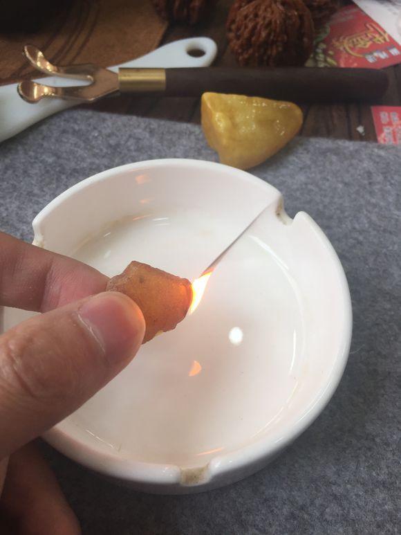 火烧蜜蜡真假鉴别方法,蜜蜡怎么辨别真假有什么好办法吗