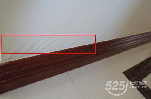 踢脚线松动用什么固定好,强化地板踢脚线松动了怎么办