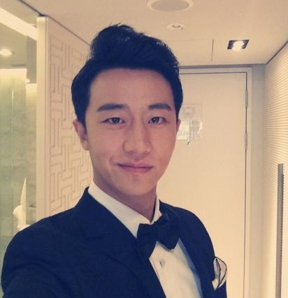 黄轩亲爱的翻译官腹肌,黄轩在亲爱的翻译官中的发型