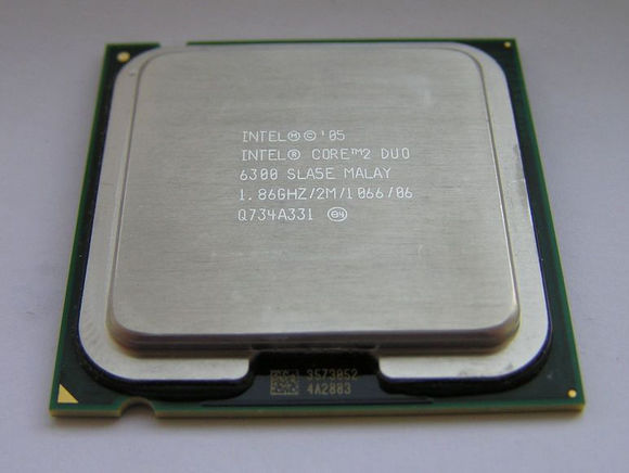 英特尔和amd的cpu哪个更好,amd和英特尔顶级cpu对比