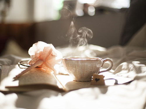 男人喝玫瑰花茶有什么好处和坏处,喝茉莉花茶和玫瑰花茶有什么好处