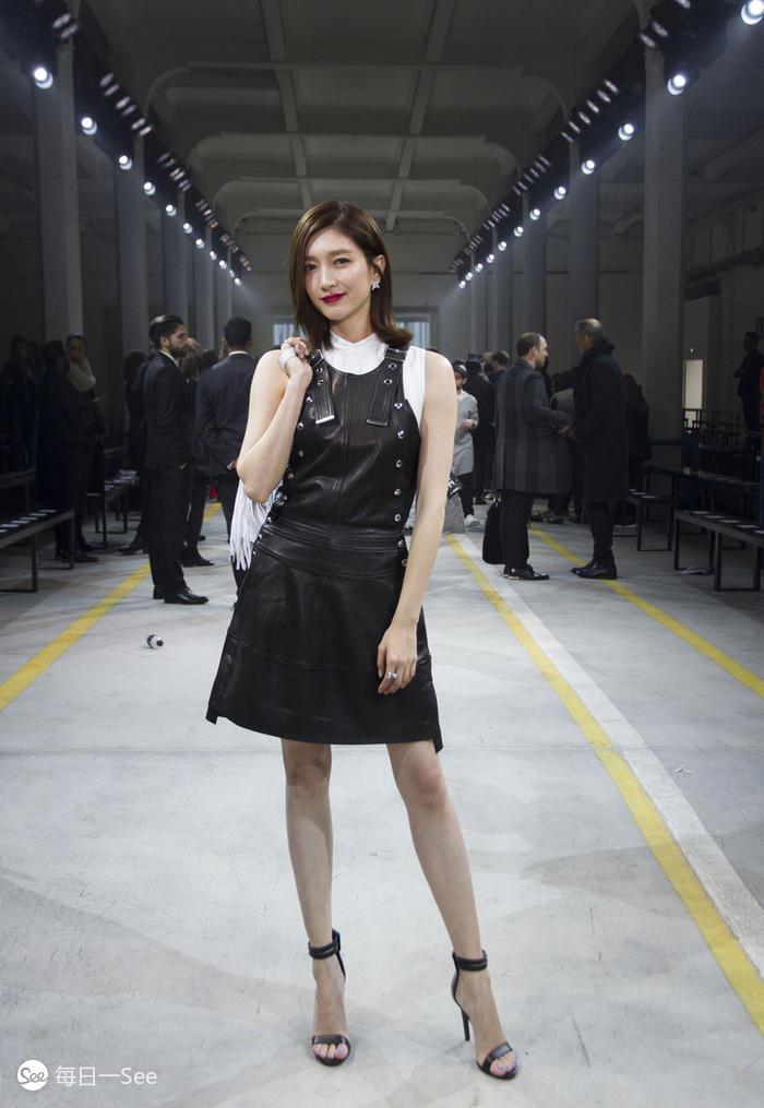 显年轻的背带裙推荐,可爱减龄背带裙