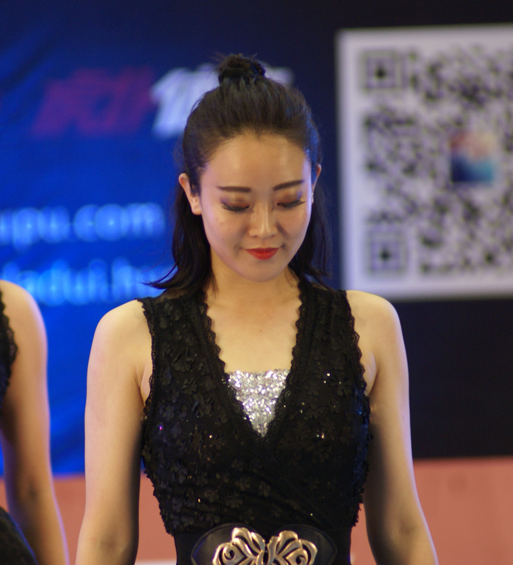 实拍中国大学生五人制足球联赛南大区上的50位美女