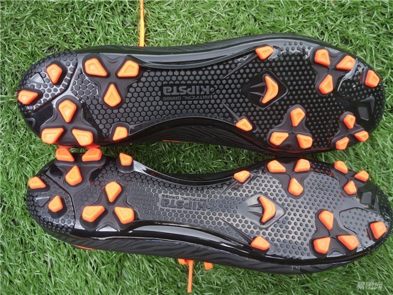 迪卡侬足球鞋kipstaagility,迪卡侬的足球鞋性价比