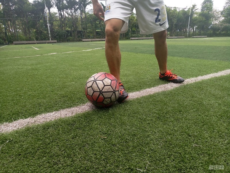 迪卡侬足球鞋kipstaagility,迪卡侬的足球鞋性价比