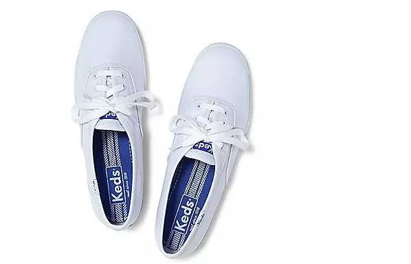 会穿小白鞋算什么？这双鞋子才是最常见的那一双