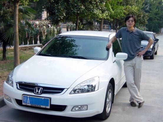 开100多万宝马730的老板,“土豪”的生活是怎样的?