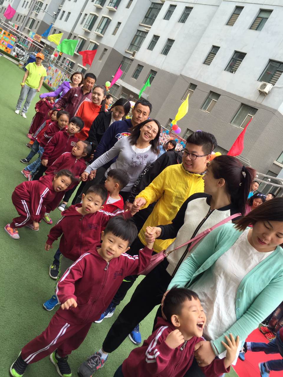 趣味横生，欢乐不断——东大景泰幼儿园举行“六一亲子运动会”！