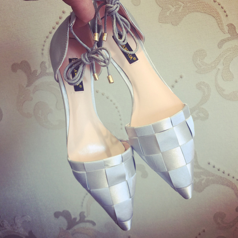 夏季少不了这两双舒适凉快的凉鞋,今年夏天穿的凉鞋又好看又百搭