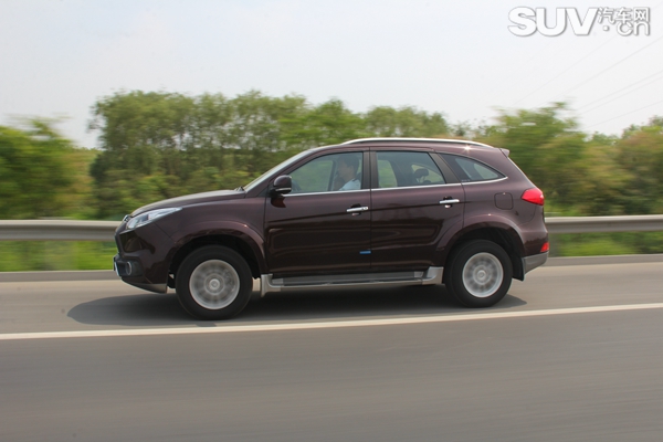 动力十足汽车测评,新款江铃驭胜s350试驾视频