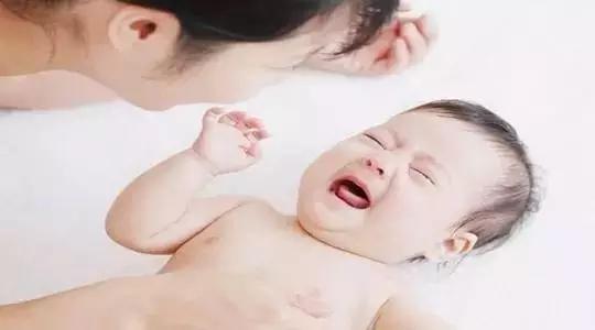 小孩子耳后淋巴结肿大怎么治,小孩子颈部淋巴结肿大的原因