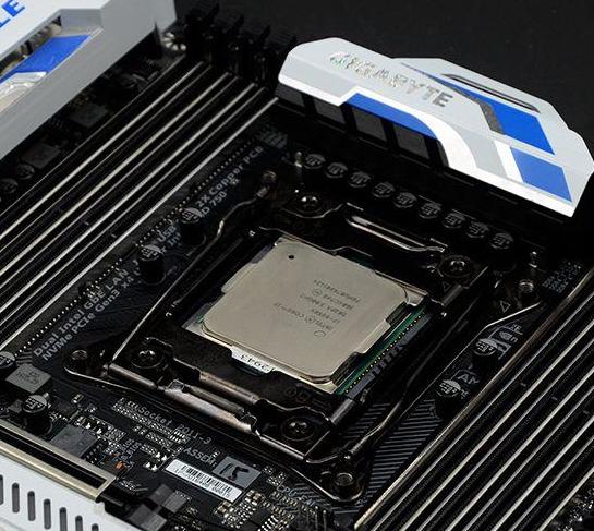 i76950x有核显吗,i76950x性能落伍了么