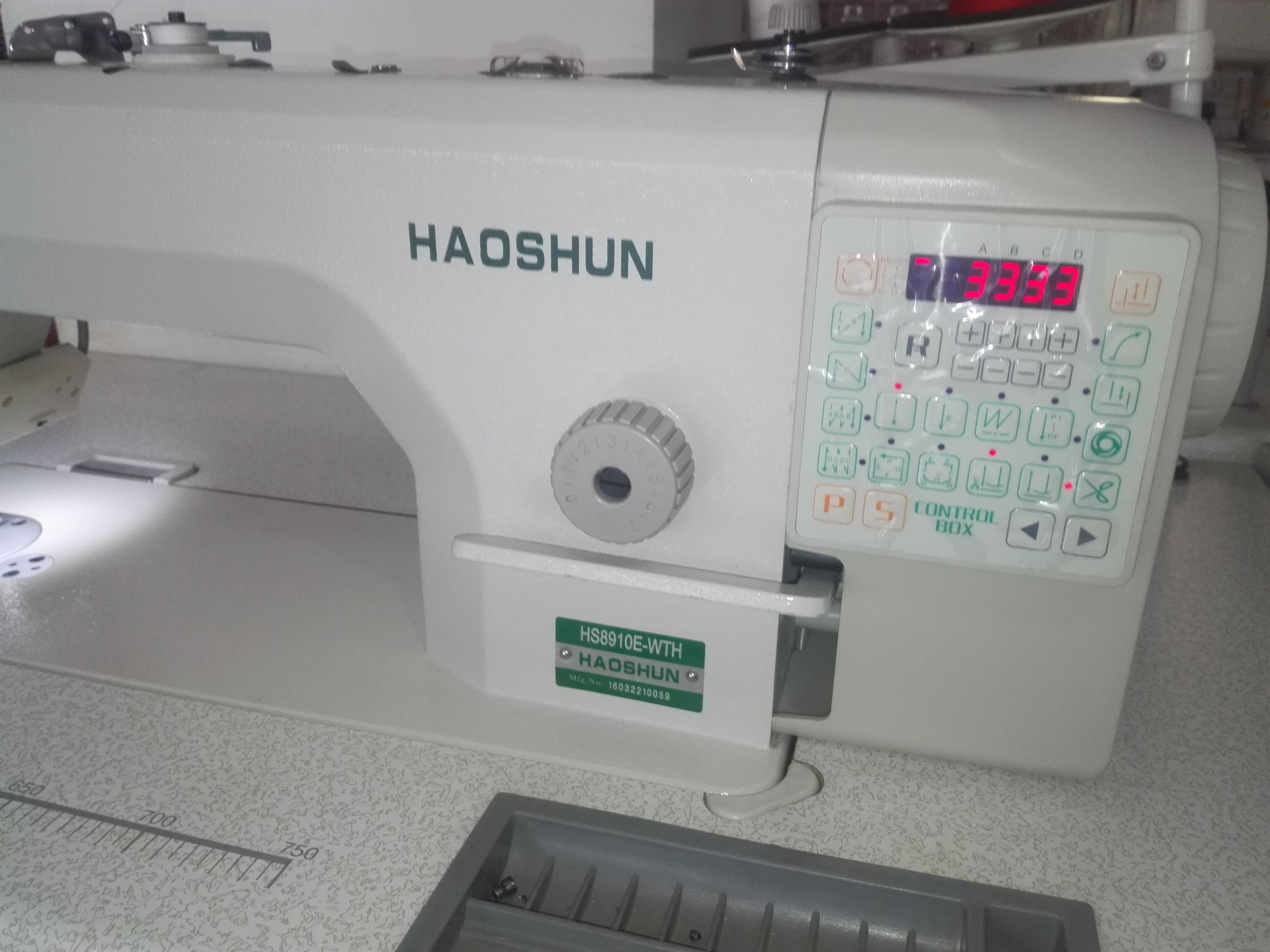 缝纫机压脚拼缝时总是卷布怎么调,昊顺高端缝纫设备劈料机