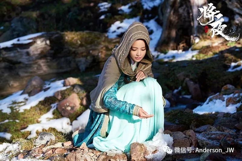 从扭腰到米兰|一双漫画腿,她时髦纵横两大洲