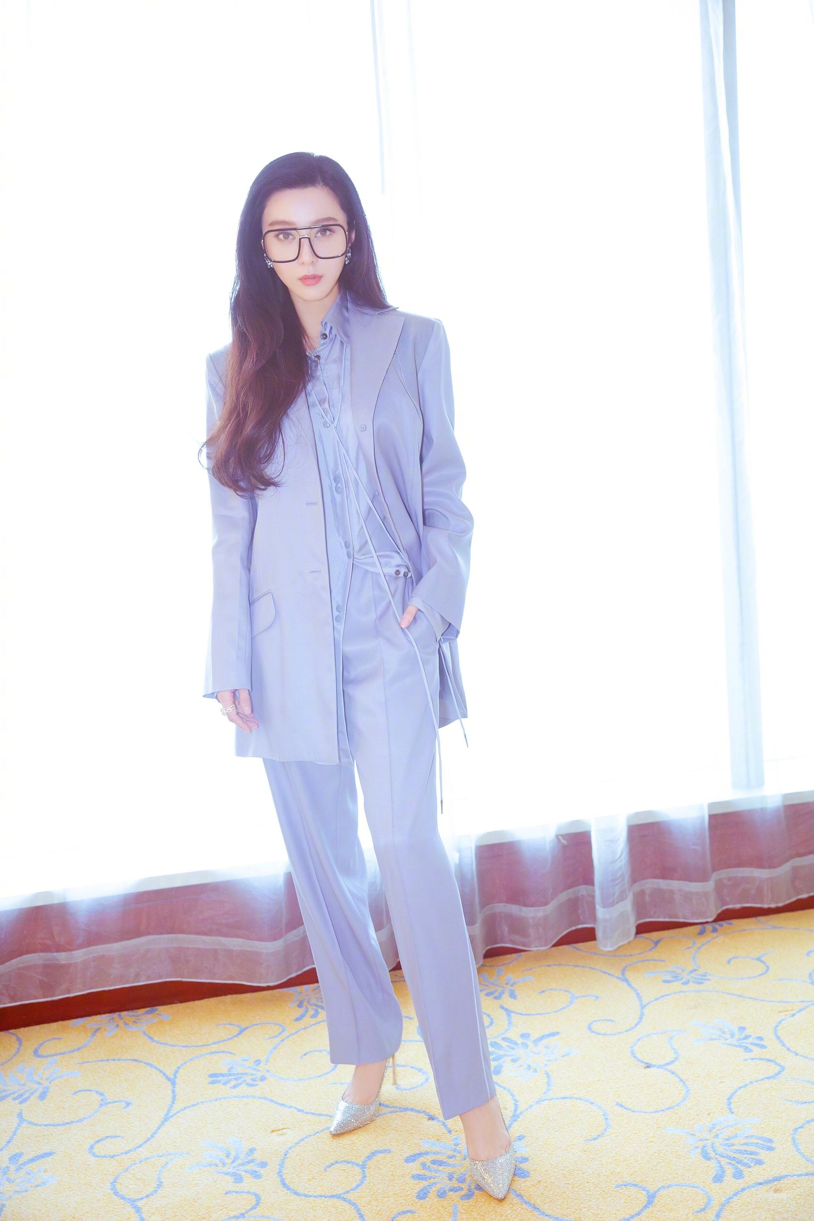 蔡依林丸子头发色,蔡依林花格子