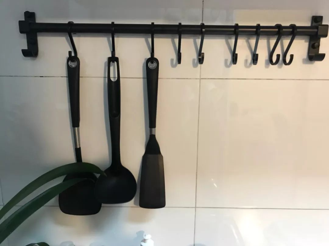 厨房怎么收纳才不显乱,厨房杂物太多怎么归置