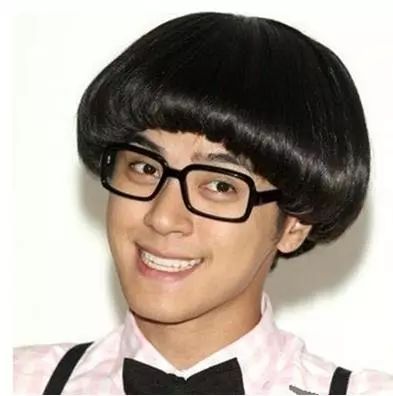 长得丑的男生什么样的发型好看,长头发男生发型丑