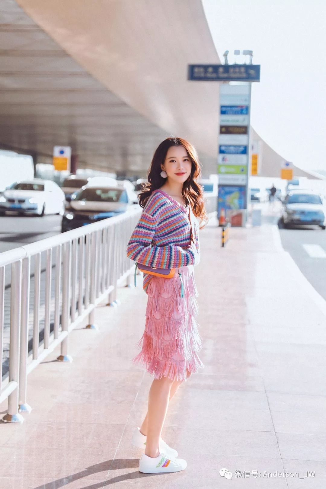 从扭腰到米兰|一双漫画腿,她时髦纵横两大洲