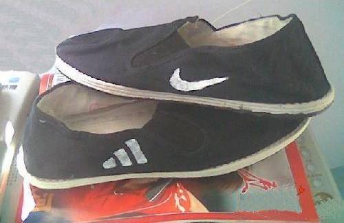 一双篮球鞋怎么拍好看,一双篮球鞋的寿命