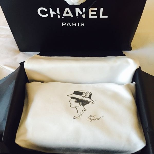 天哪！这么多杂志上看到的大牌热门包，她居然都有！羡慕！