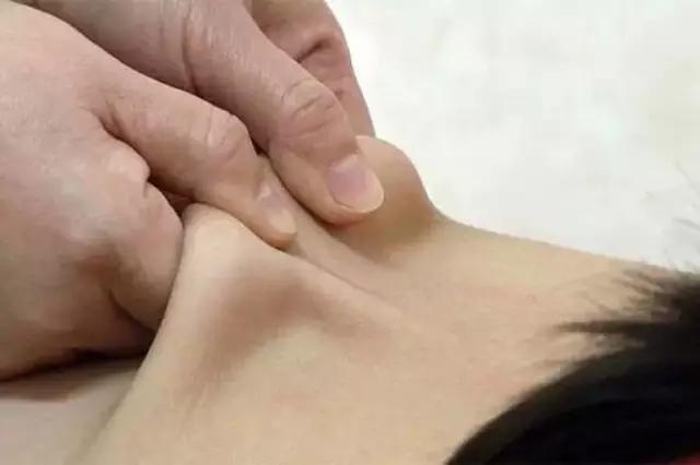 妈妈如何应对小儿秋季腹泻,宝宝腹泻怎么缓解小妙招