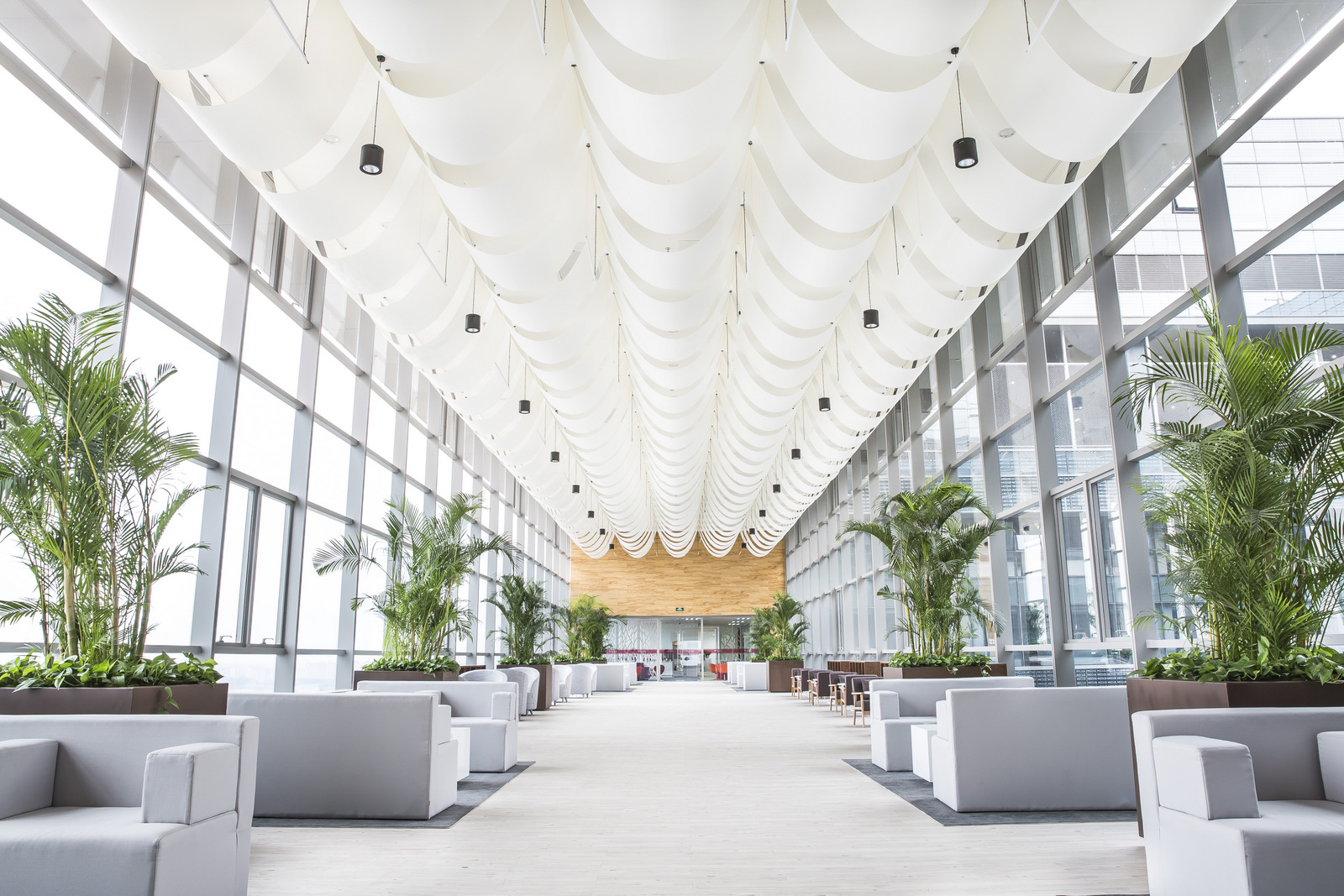 探访刘强东在北京的京东总部大楼,参观京东总部