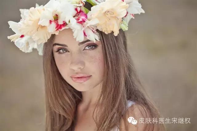 脸上长雀斑是什么原因男生,脸上长雀斑和黄褐斑怎么办