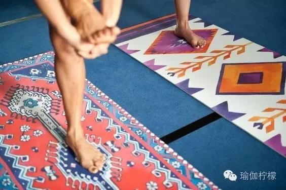 什么样的瑜伽垫才最好,如何挑选合适的瑜伽垫