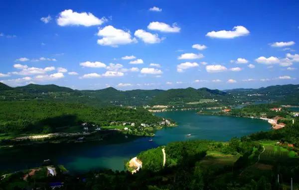 四川哪里有冷门又好玩的地方,四川最漂亮十大湖