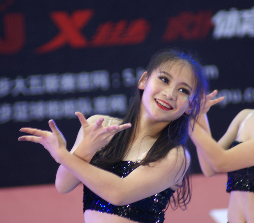 实拍中国大学生五人制足球联赛南大区上的50位美女